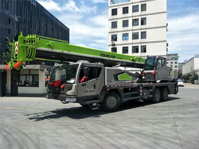 高唐县跨街广告牌的高空安装注意事项